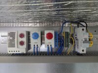 Energiespeicher-Schrank 1200x1200x400 Thermoisoliert Beheizt Belüftet Thermostatische Steuerung Pulverbeschichtet Schranksockel IP55 Batteriespeicher-Schrank Batterieschrank Photovoltaik